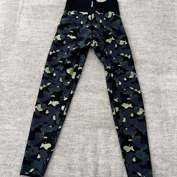 Ultracor Battlefield Camo Ultra High Legging Black Deep Size S - Picture 5 of 5